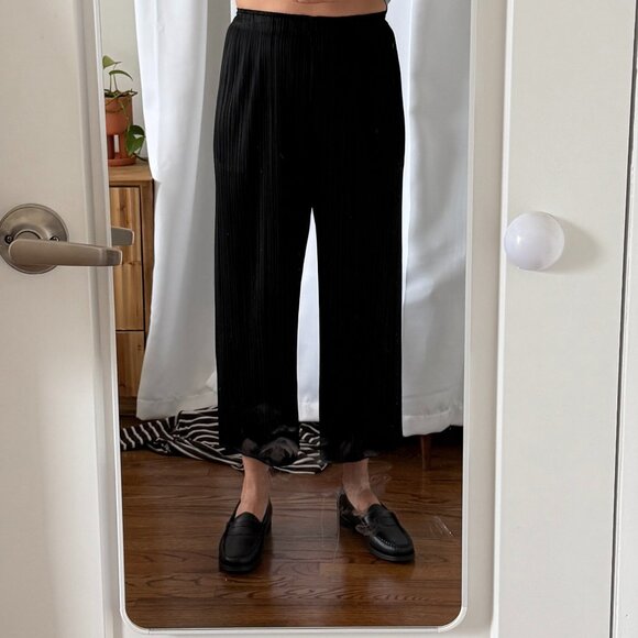 PLEATS PLEASE - ISSEY MIYAKE - Black - Pleated Straight Leg Cropped Pants - Picture 2 of 7